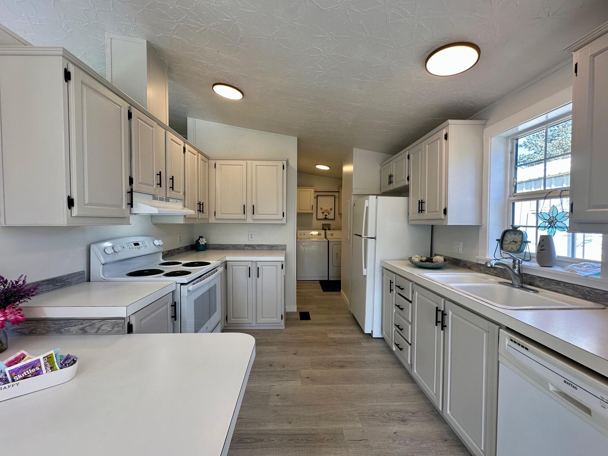 9065 Southwest Panorama Road Terrebonne, OR 97760 - Photo 6 of 17 Gallery Image 6