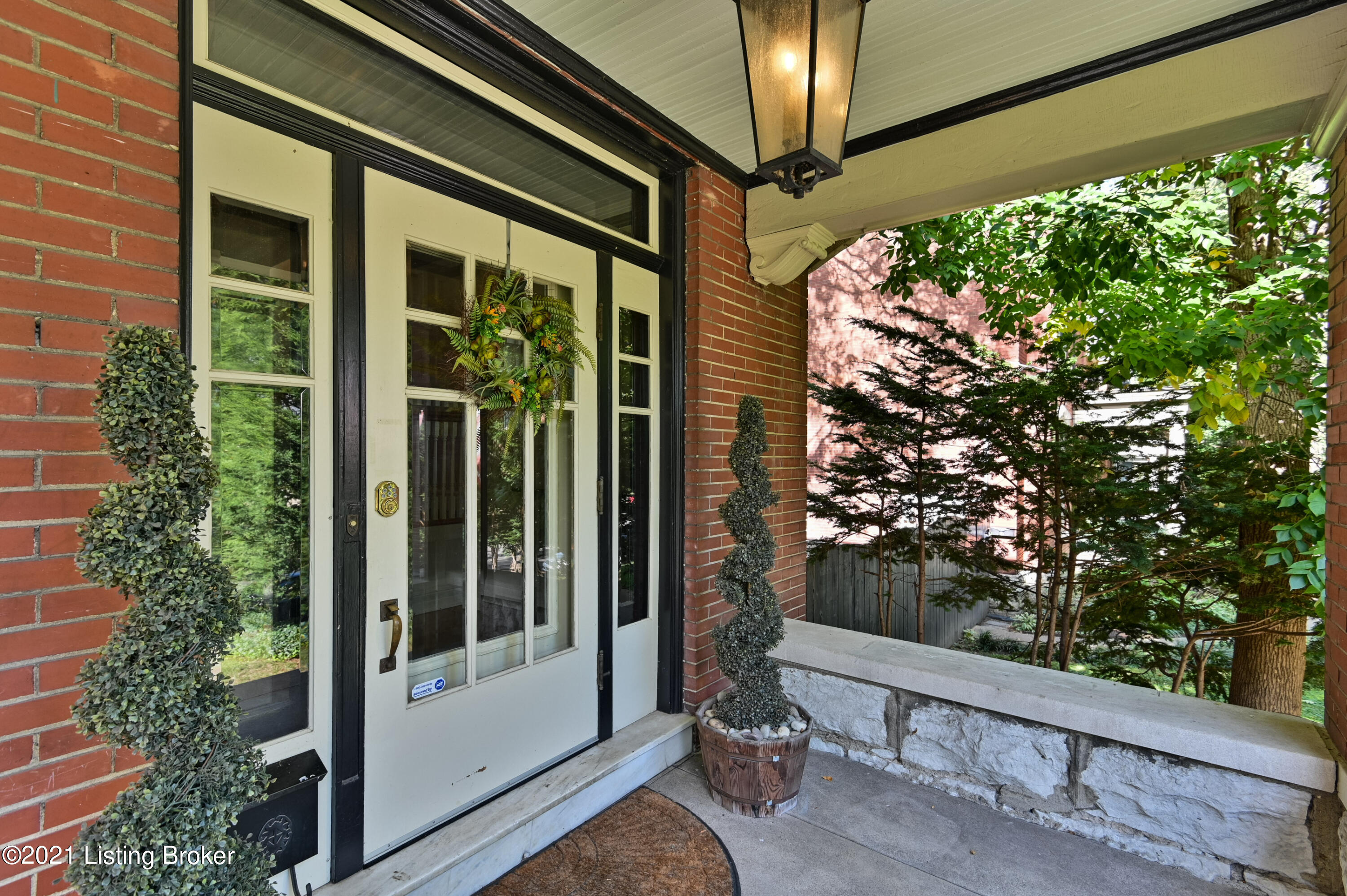 1114 Cherokee Road Louisville, KY 40204 - Photo 4 of 50 010 - 20210917 8347