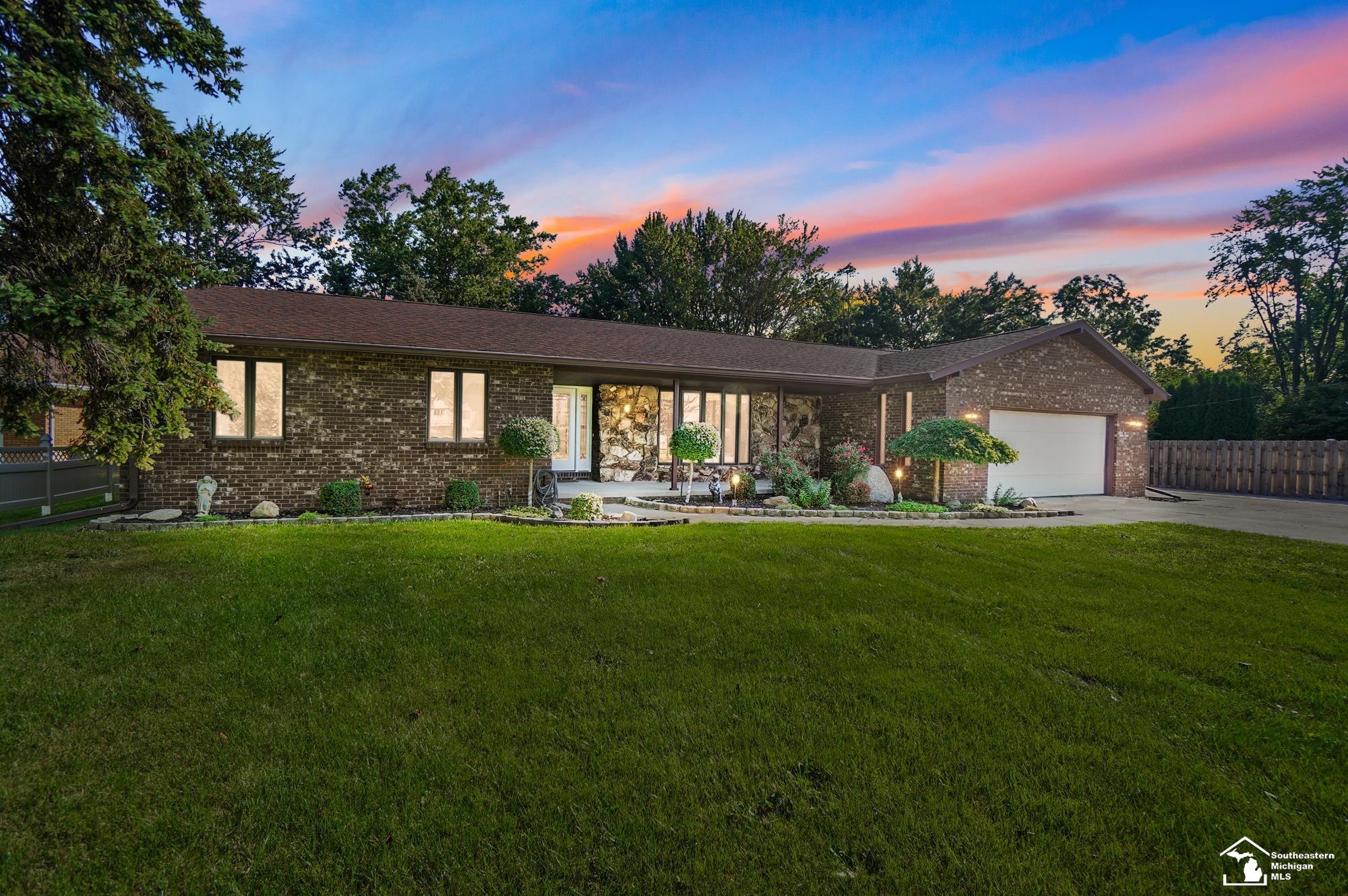 3244 South Custer Road Monroe, MI 48161 - Photo 5 of 97