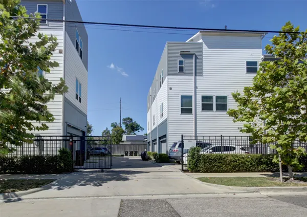 $2,800 | 1909 Maury Street, Unit C, Houston, TX 77026