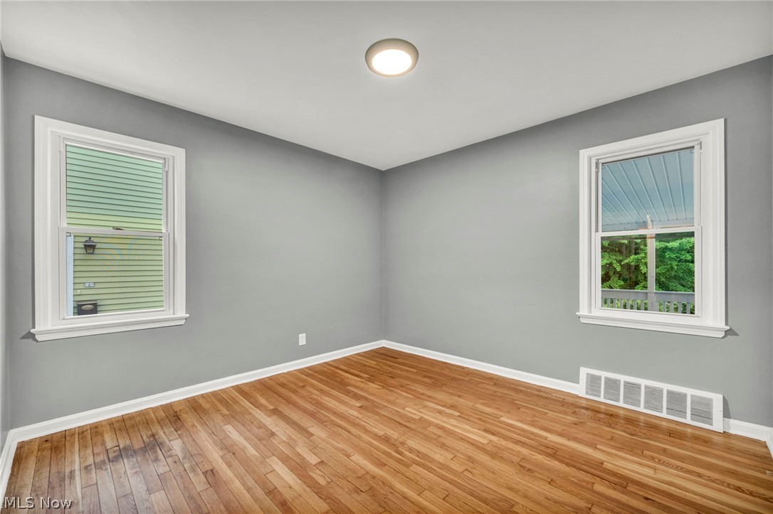 1914 Lorimer Road Cleveland, OH 44134 - Photo 20 of 43
