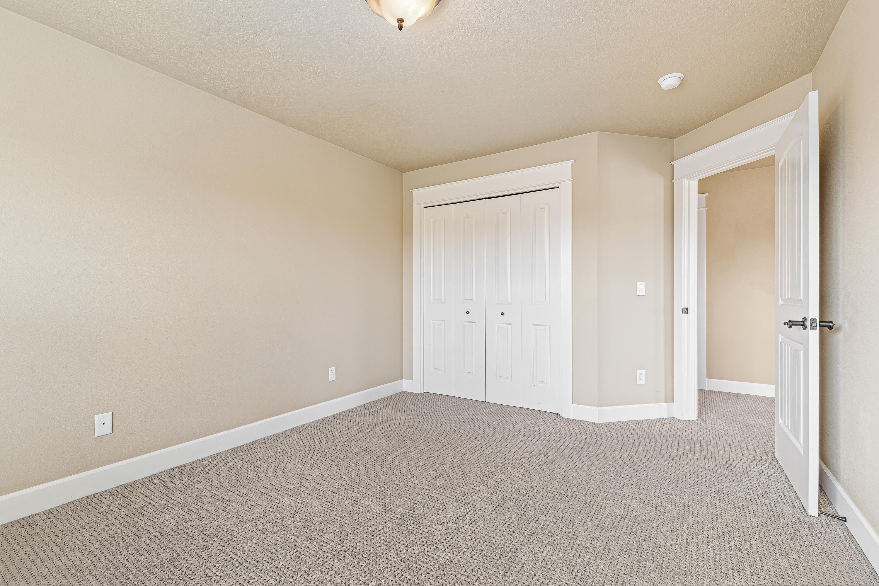 817 Buck Point Street Central Point, OR 97502 - Photo 28 of 47 9R9A9802