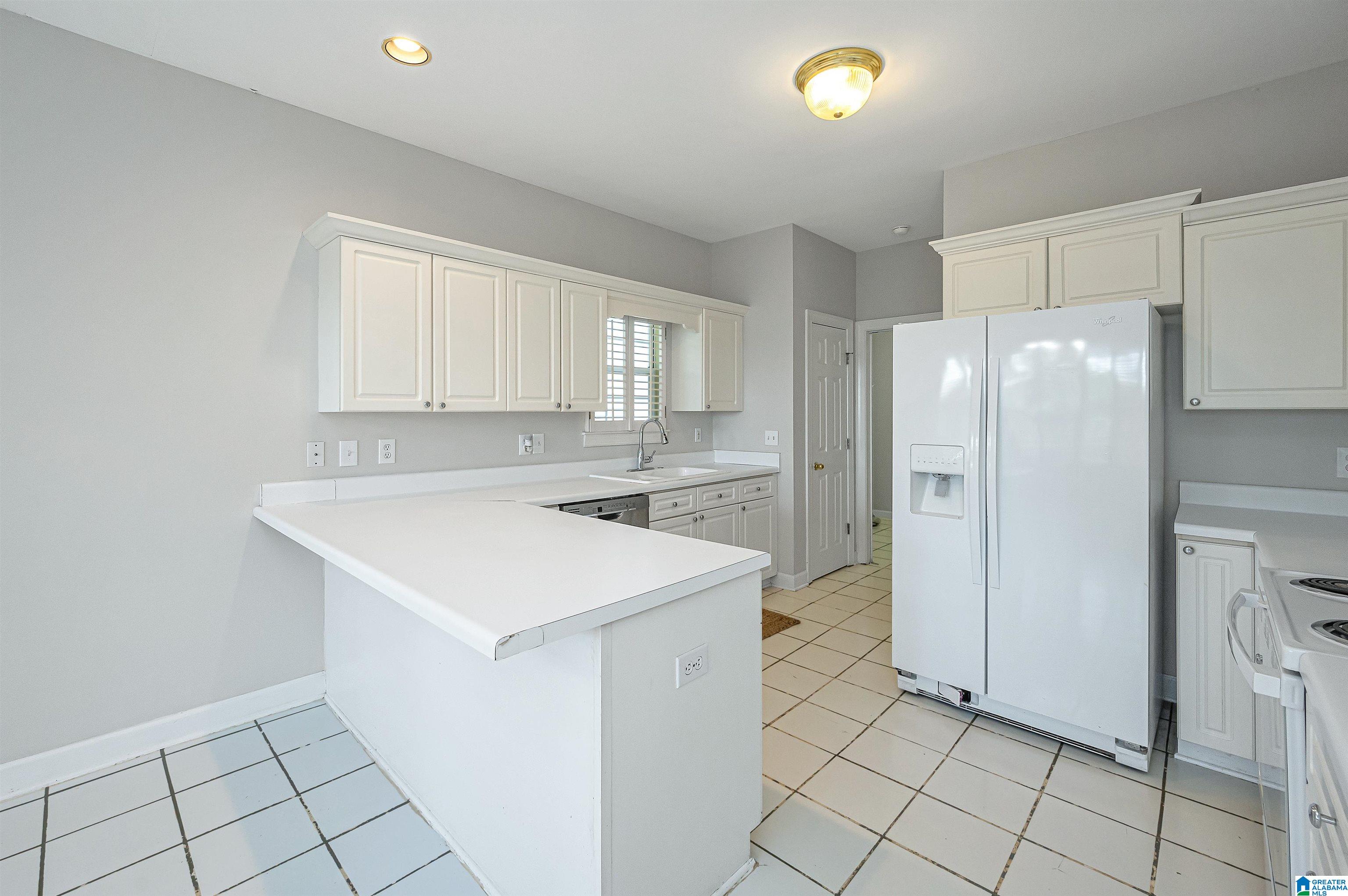 728 Ridge Way Circle Birmingham, AL 35226 - Photo 10 of 44