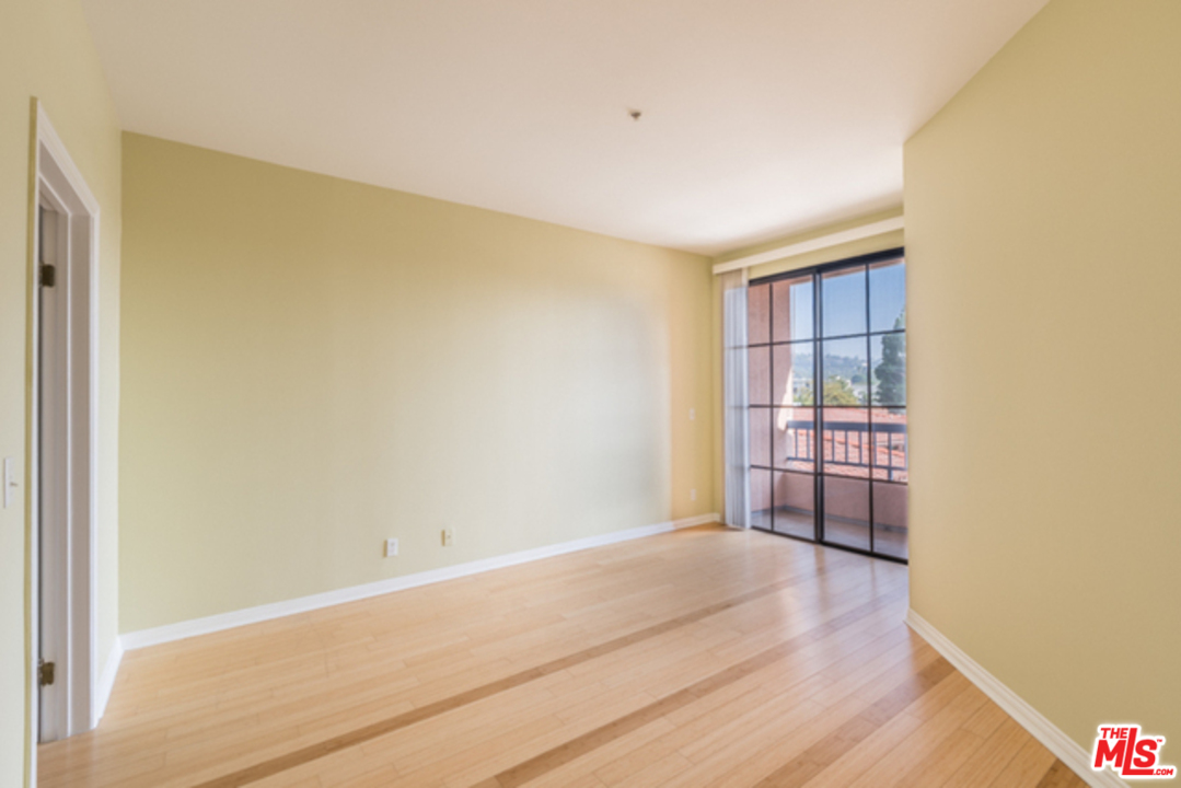508 Glenwood Road, Unit 305 Glendale, CA 91202 - Photo 11 of 23