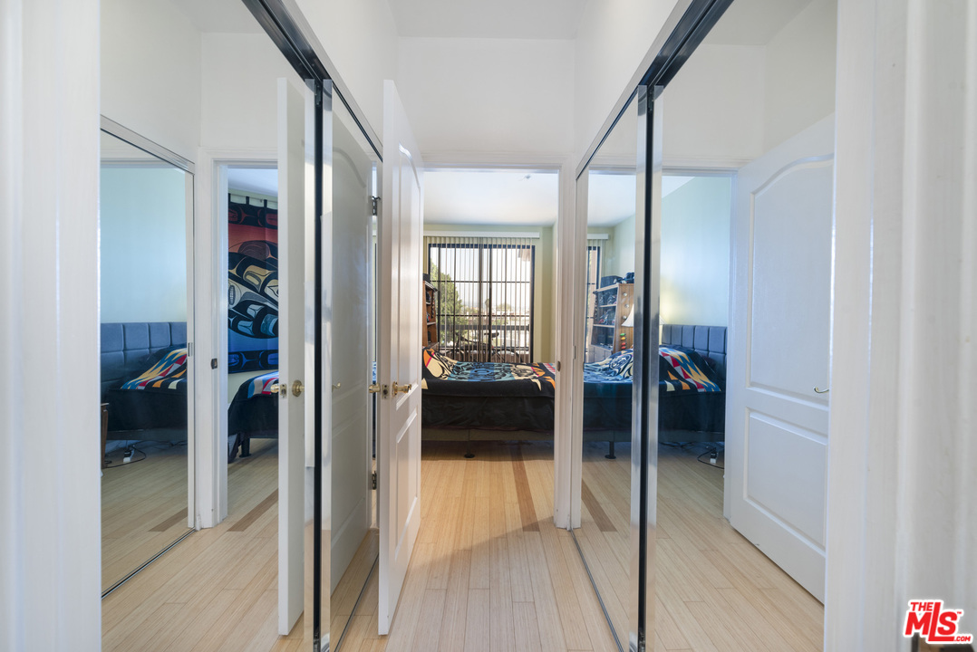 508 Glenwood Road, Unit 305 Glendale, CA 91202 - Photo 13 of 23