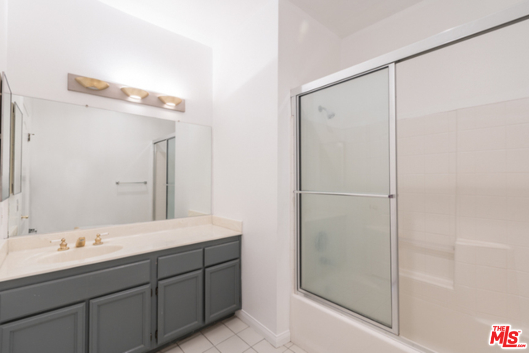 508 Glenwood Road, Unit 305 Glendale, CA 91202 - Photo 14 of 23