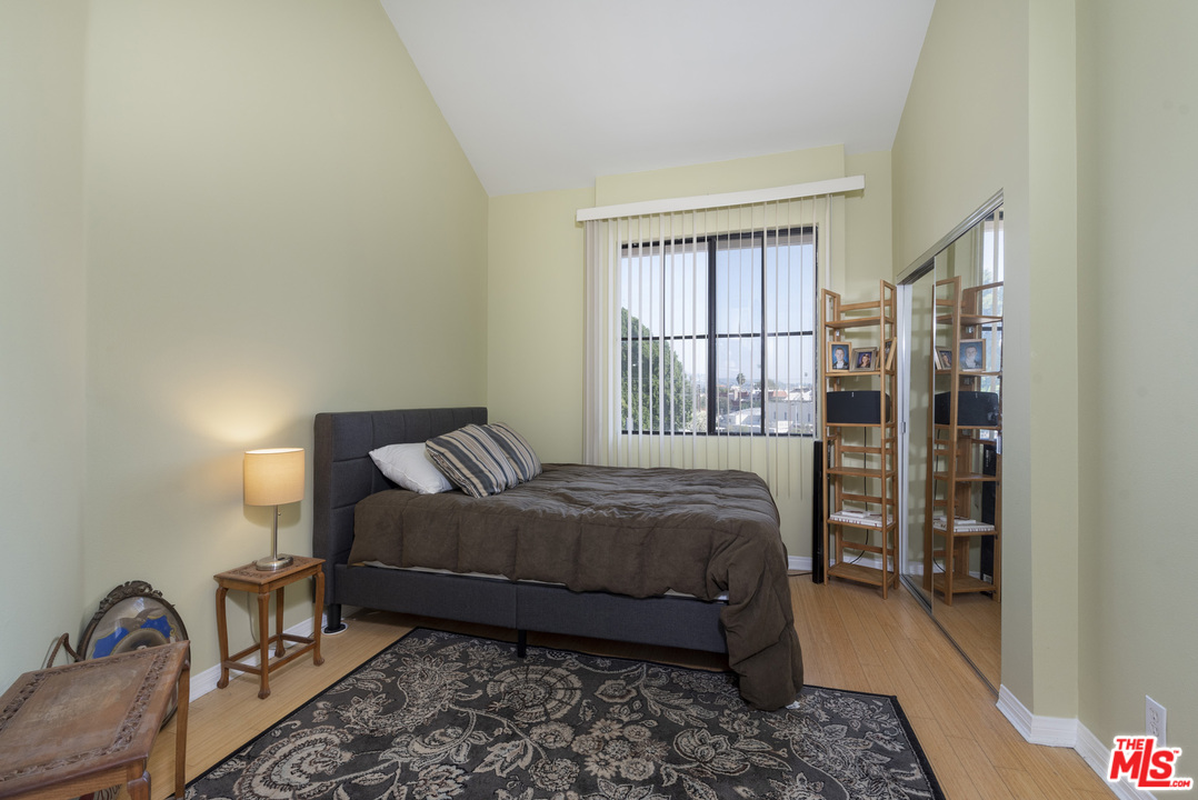 508 Glenwood Road, Unit 305 Glendale, CA 91202 - Photo 15 of 23