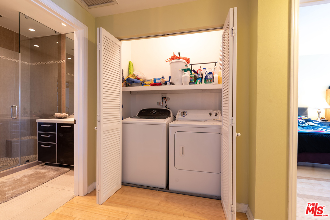 508 Glenwood Road, Unit 305 Glendale, CA 91202 - Photo 17 of 23
