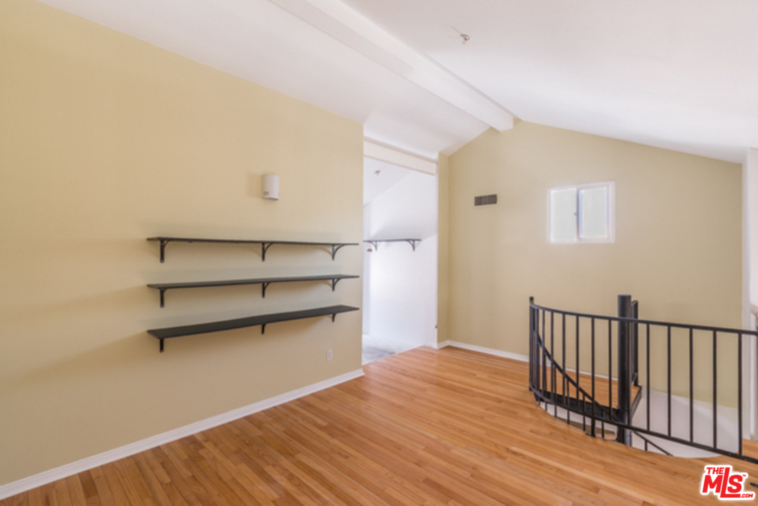 508 Glenwood Road, Unit 305 Glendale, CA 91202 - Photo 19 of 23