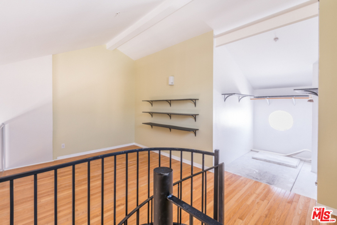 508 Glenwood Road, Unit 305 Glendale, CA 91202 - Photo 21 of 23