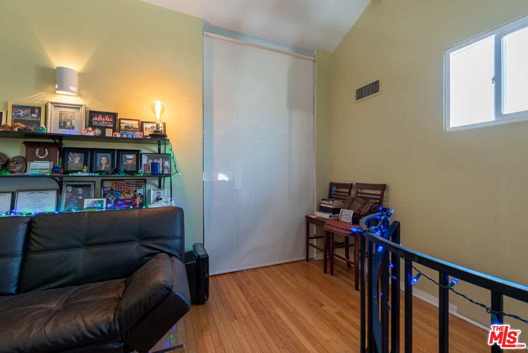 508 Glenwood Road, Unit 305 Glendale, CA 91202 - Photo 22 of 23