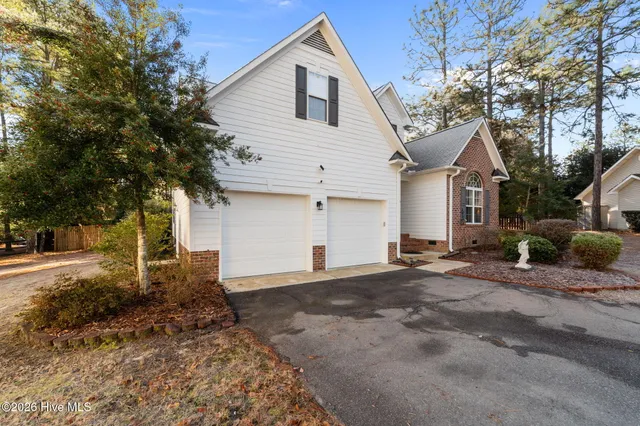 $535,000 | 8 Carter Lane, Pinehurst, NC 28374