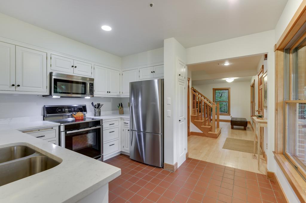 4050 Bayside Road Orono, MN 55359 - Photo 21 of 50 Gallery Image 21