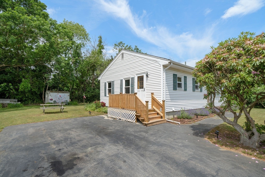 9 Mowry Street Raynham, MA 02767 - Photo 5 of 37
