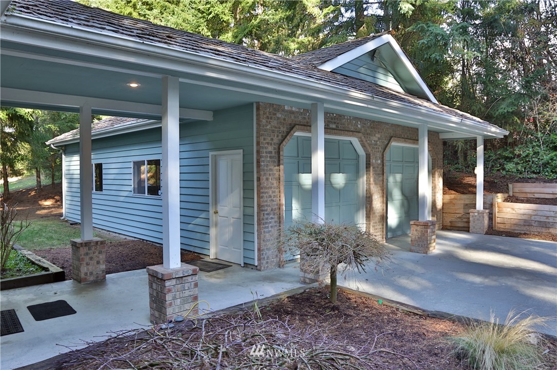 5621 Cameron Road Freeland, WA 98249 - Photo 5 of 25 a front view of a house