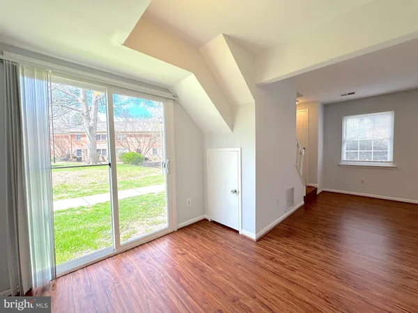 $1,900 | 9671 Hagel Circle, Unit 34/D, Lorton, VA 22079