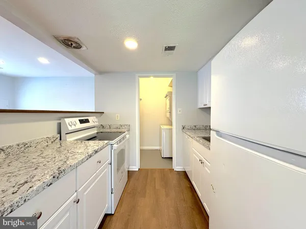 $1,900 | 9671 Hagel Circle, Unit 34/D, Lorton, VA 22079