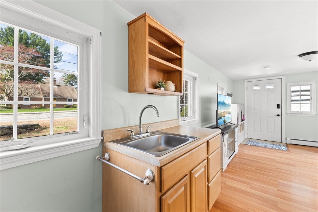 187 Berwick Road Attleboro, MA 02703 - Photo 13 of 40 Gallery Image 13