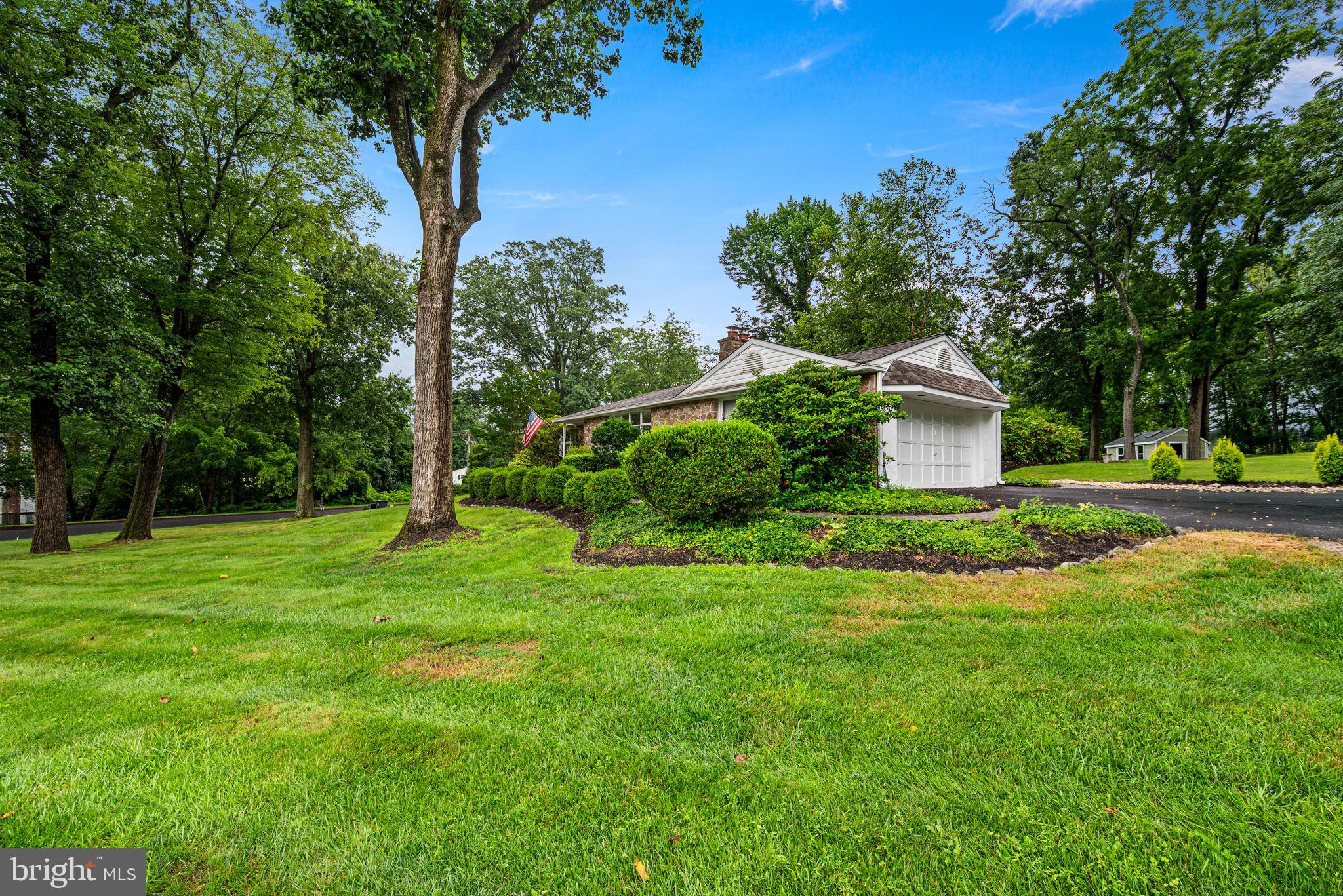 152 Mallard Road Southampton, PA 18966 - Photo 2 of 35 Gallery Image 2