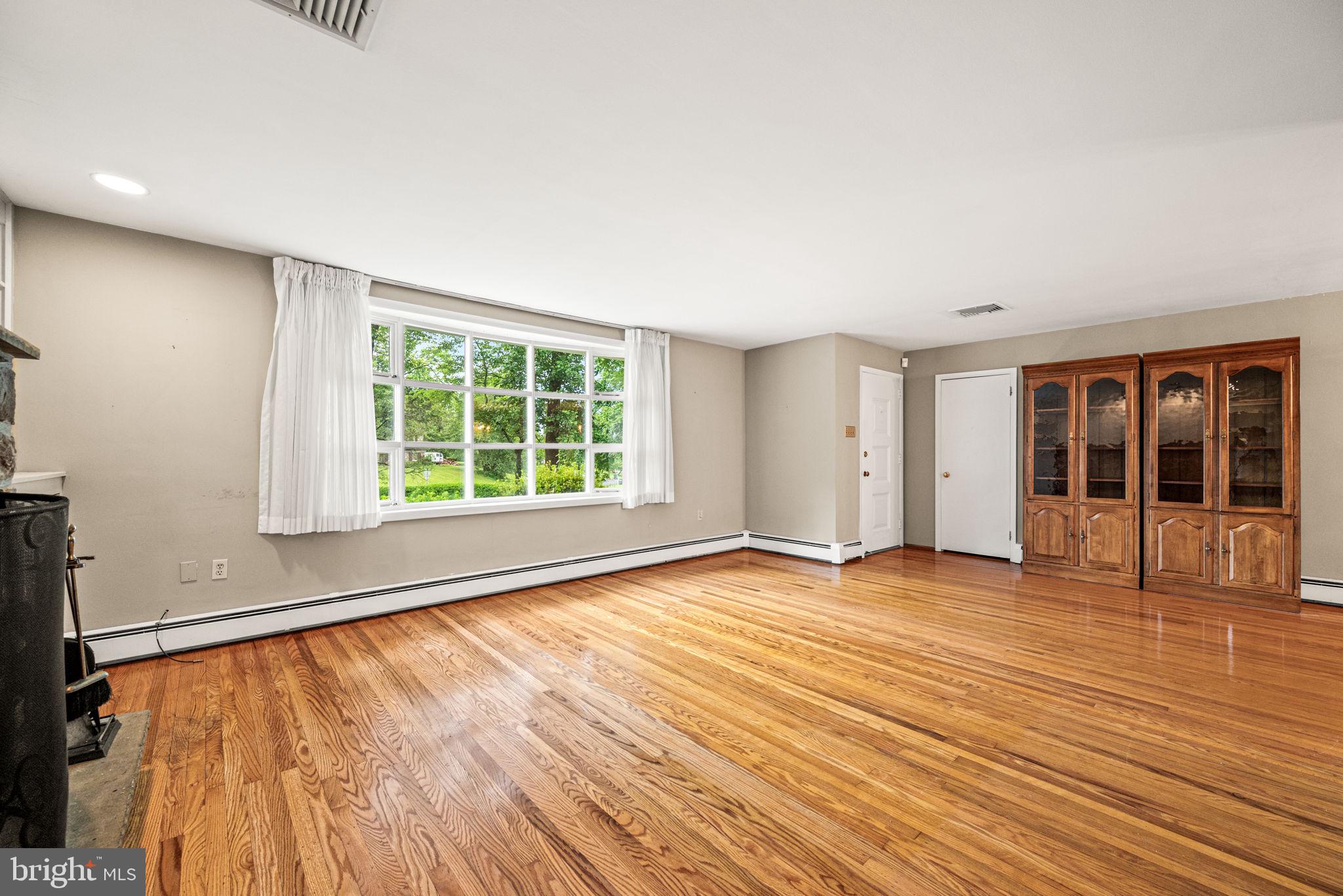 152 Mallard Road Southampton, PA 18966 - Photo 7 of 35 Gallery Image 7