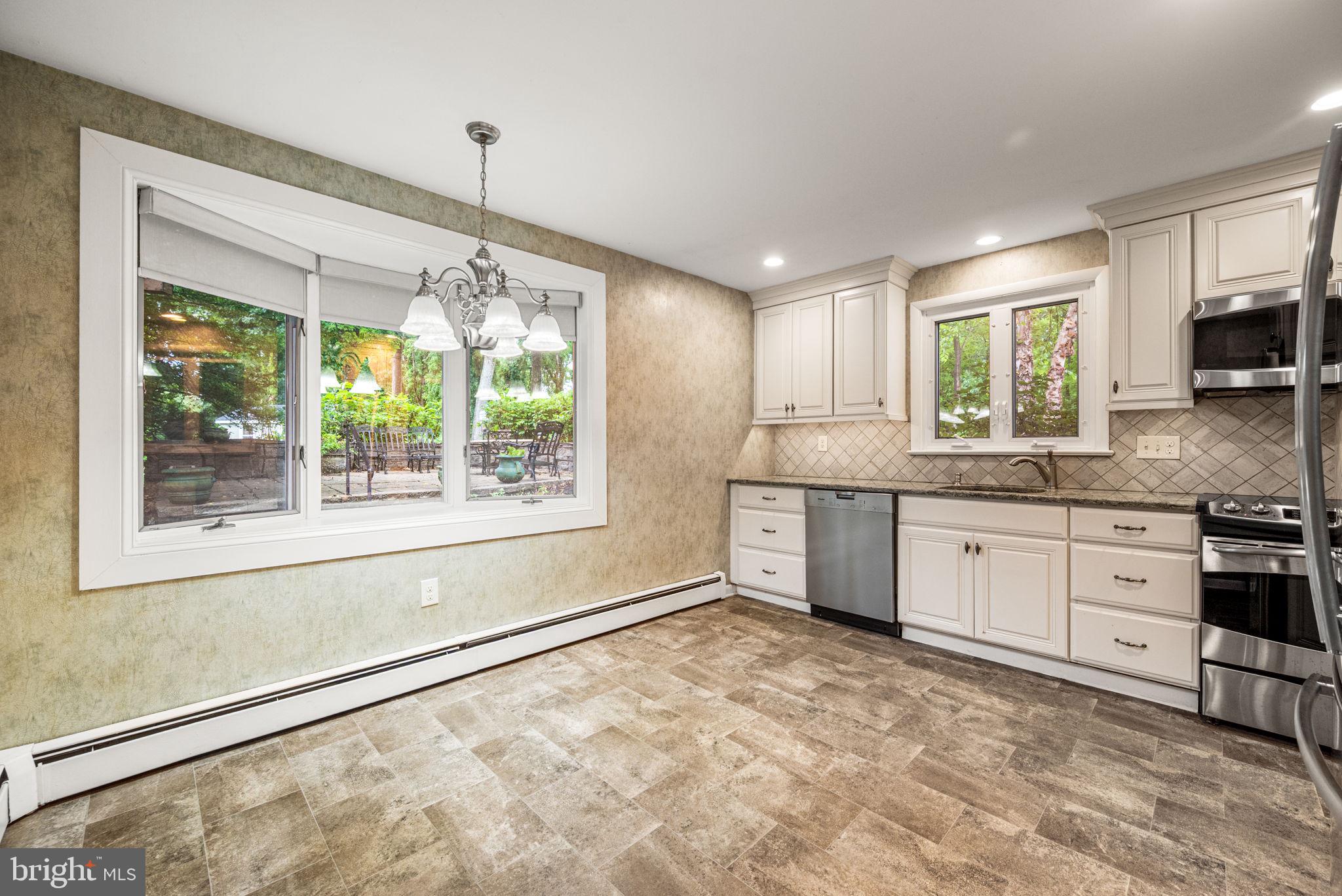 152 Mallard Road Southampton, PA 18966 - Photo 10 of 35 Gallery Image 10