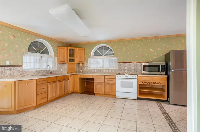 $374,900 | 950 Cape Horn Road, York, PA 17402