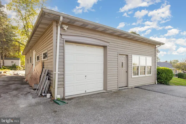 $374,900 | 950 Cape Horn Road, York, PA 17402