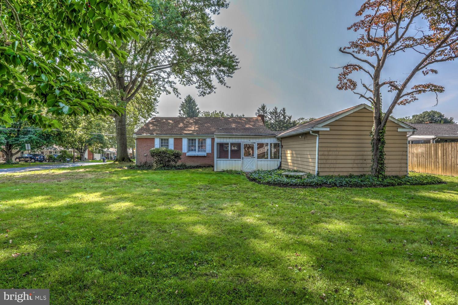 2103 Sun Valley Road Lancaster, PA 17603 - Photo 5 of 26 Gallery Image 5