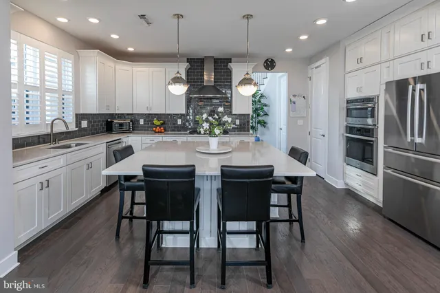 $985,000 | 21 Dogleg Lane, Lawrenceville, NJ 08648