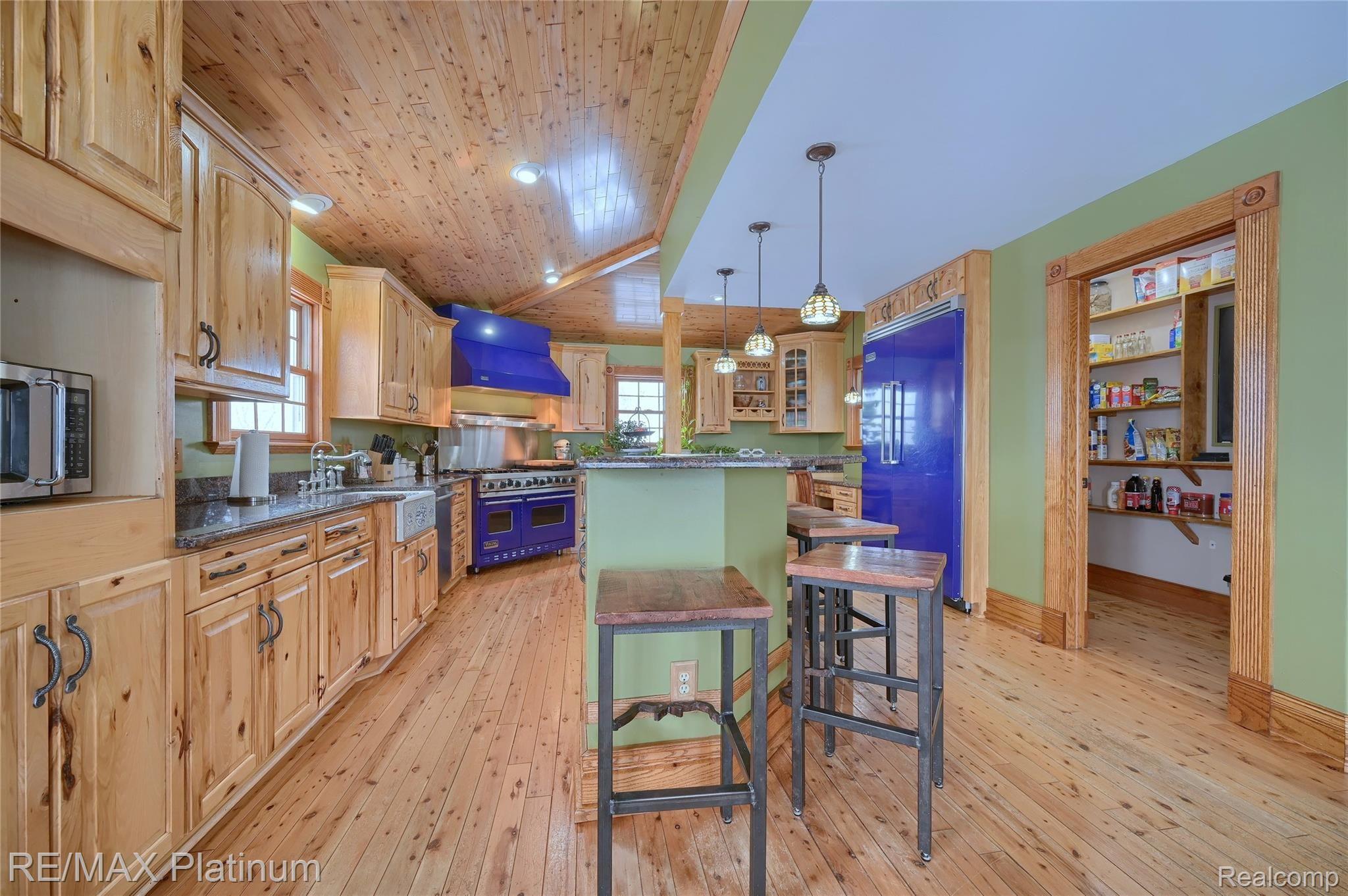 12112 East Lovejoy Road Byron, MI 48418 - Photo 12 of 52 12-Kitchen.jpg
