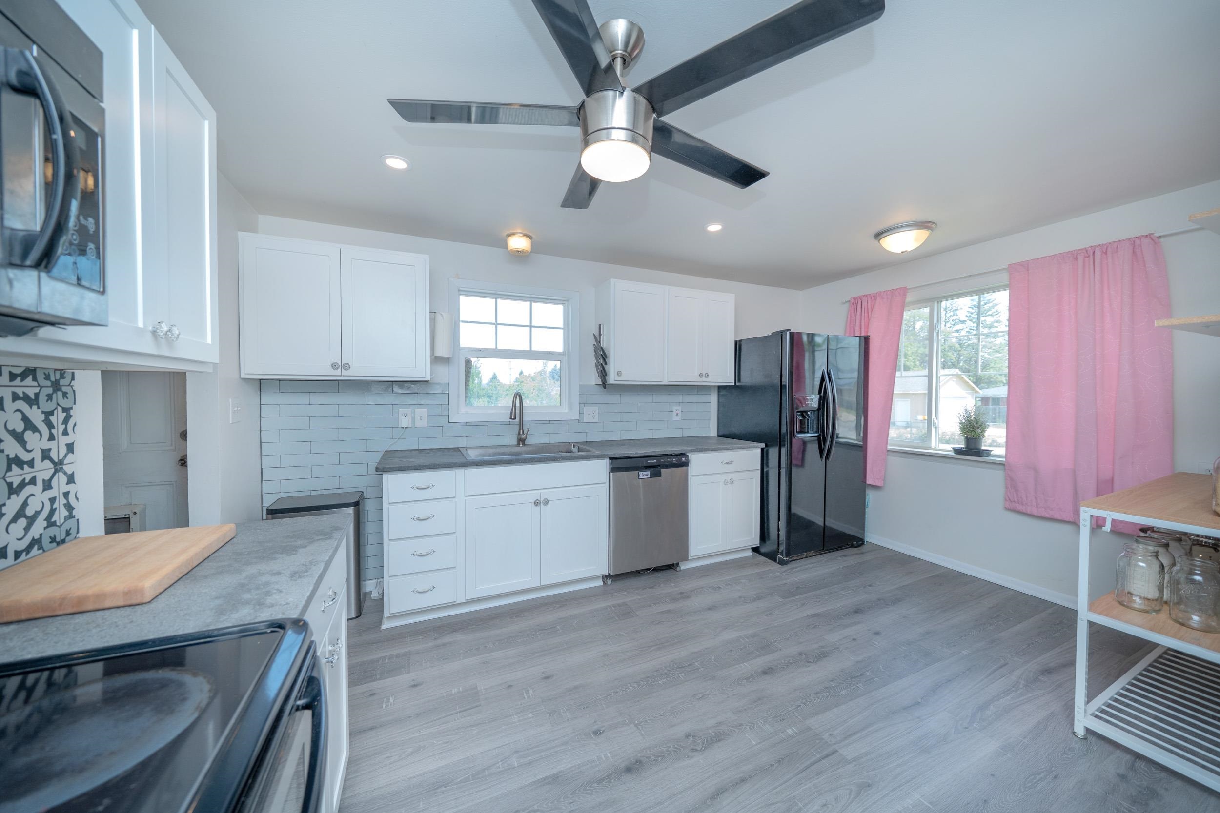 512 South Thierman Road Spokane Valley, WA 99212 - Photo 12 of 49