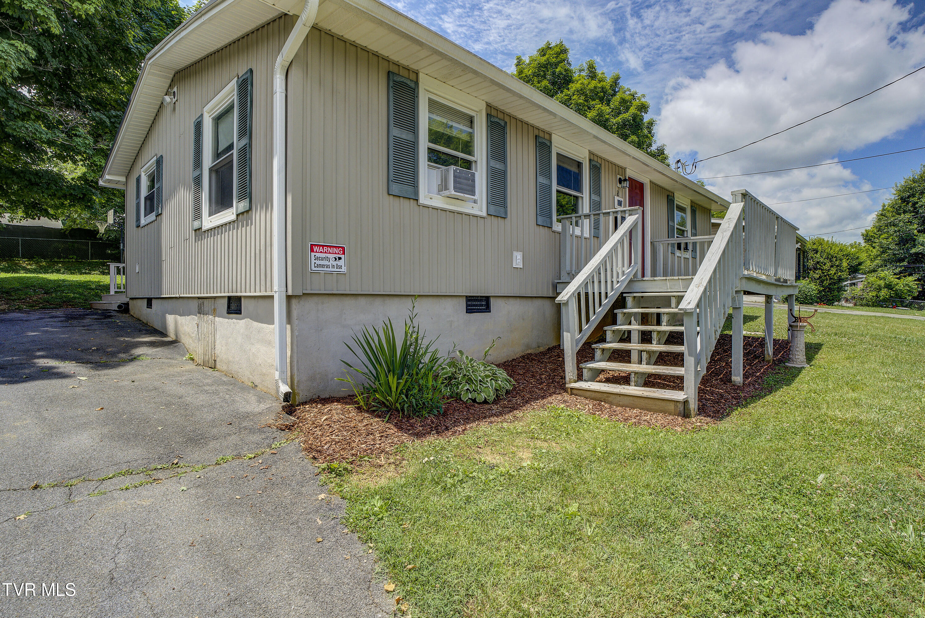 612 Trudy Street Elizabethton, TN 37643 - Photo 2 of 22 Trudy--29