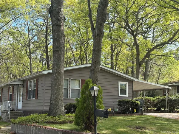 $170,000 | 525-78 Riverleigh Avenue, Riverhead, NY 11901