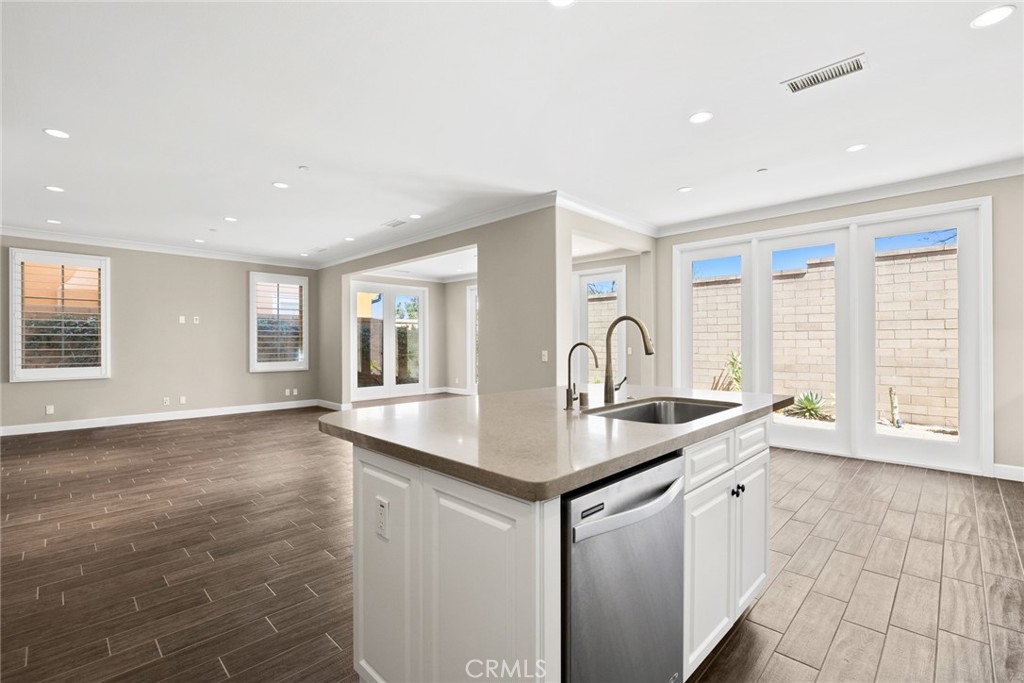 98 Cipresso Irvine, CA 92618 - Photo 3 of 59