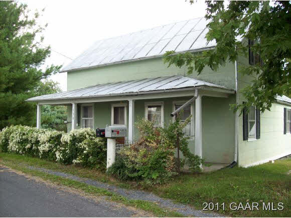 130 Grindstone Road Bridgewater, VA 22812 - Photo 1 of 24 a front view of a house with garden