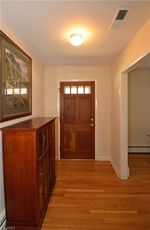 4540 Poindexter Road Walkertown, NC 27051 - Photo 3 of 30 Foyer
