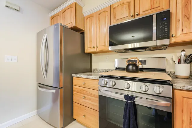 $564,900 | 6 Pinehurst Street, Hudson, NH 03051