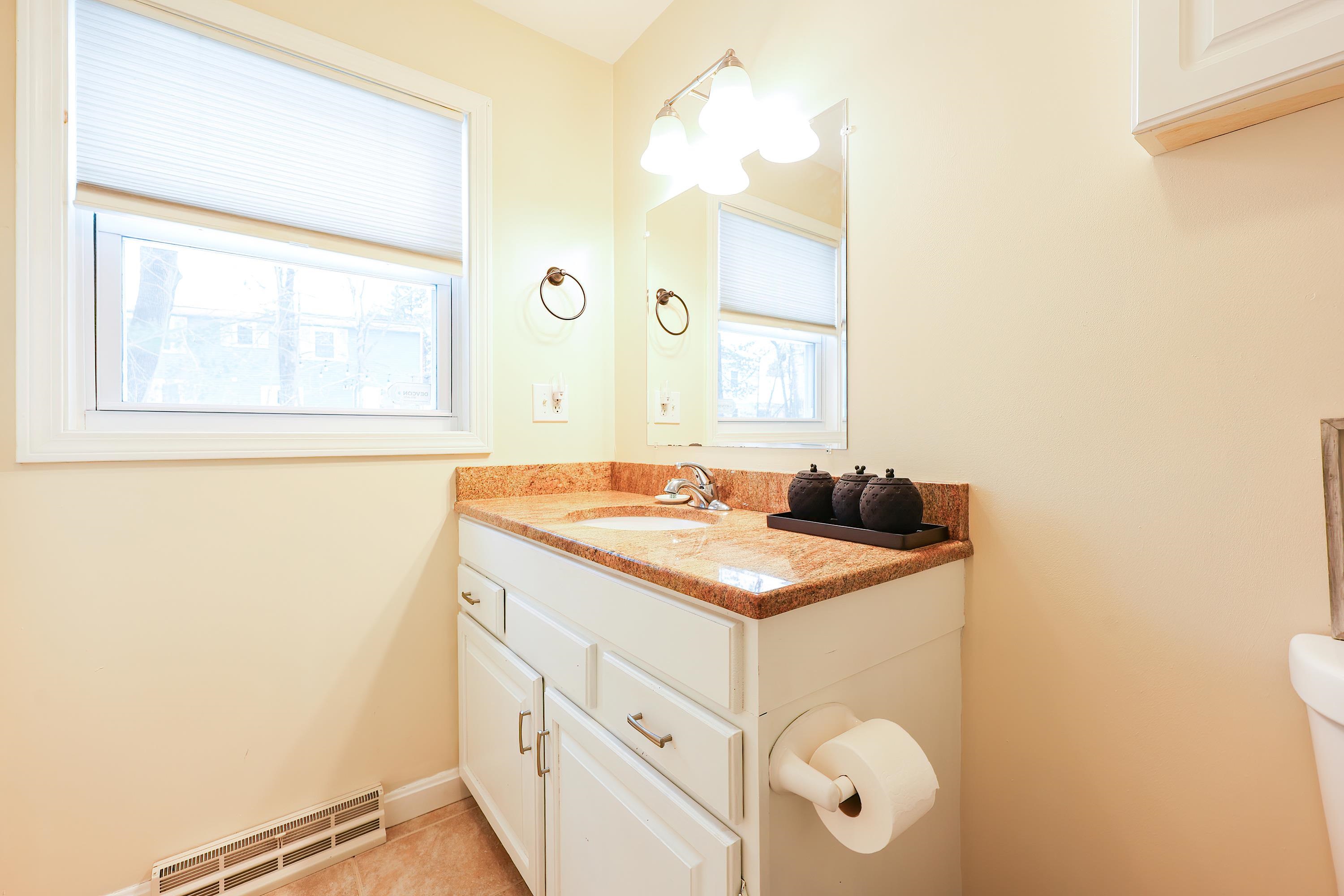 6 Pinehurst Street Hudson, NH 03051 - Photo 22 of 52