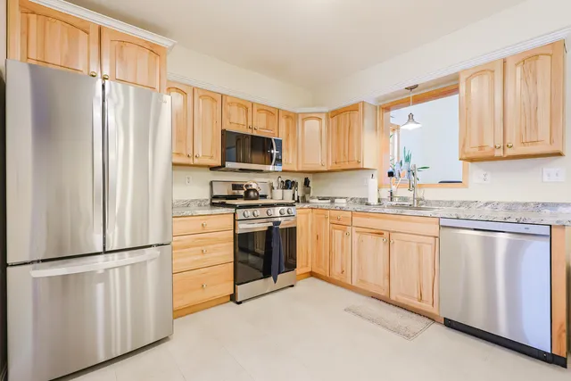 $564,900 | 6 Pinehurst Street, Hudson, NH 03051