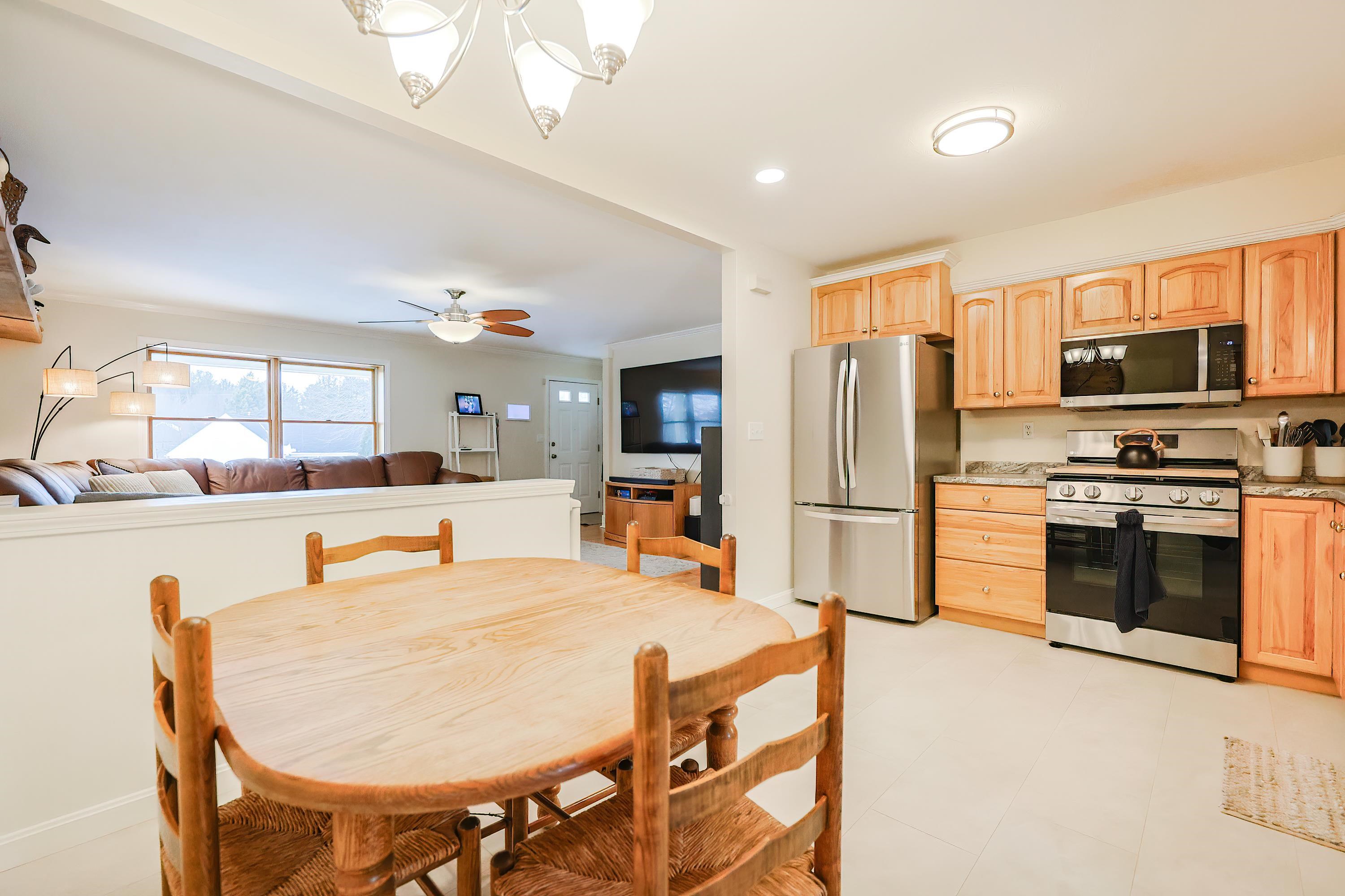 6 Pinehurst Street Hudson, NH 03051 - Photo 10 of 52