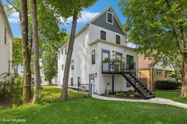 a house view with a outdoor space