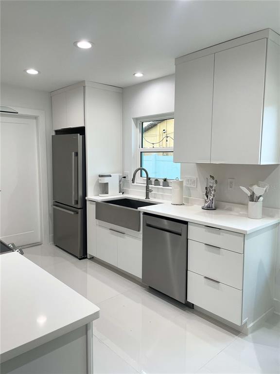 16102 1st Street East Redington Beach, FL 33708 - Photo 4 of 39