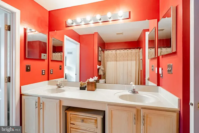 $1,200,000 | 19 Founders Way, Downingtown, PA 19335