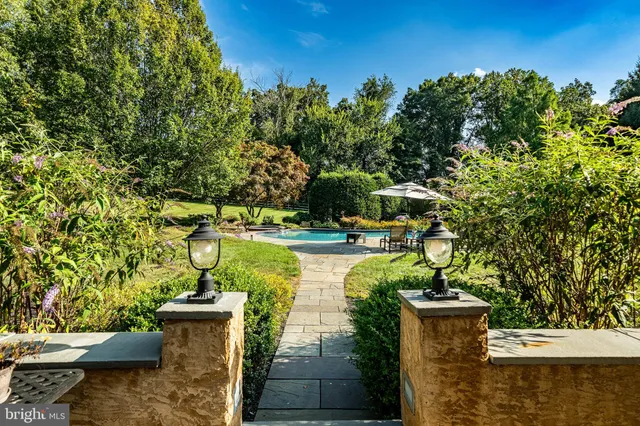 $1,200,000 | 19 Founders Way, Downingtown, PA 19335