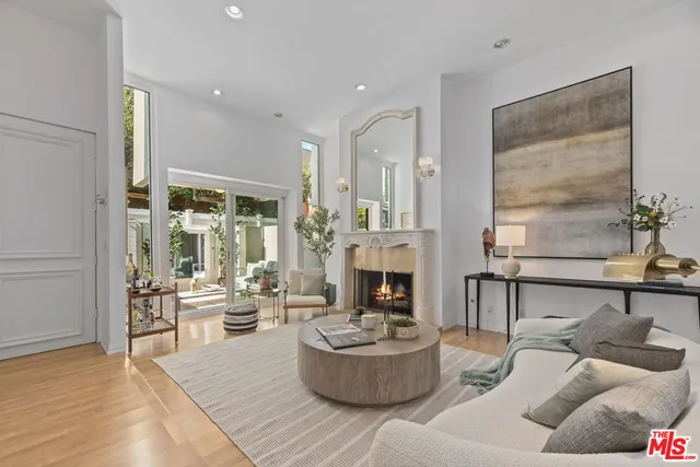 $1,980,000 | 9501 West Olympic Boulevard, Beverly Hills, CA 90212
