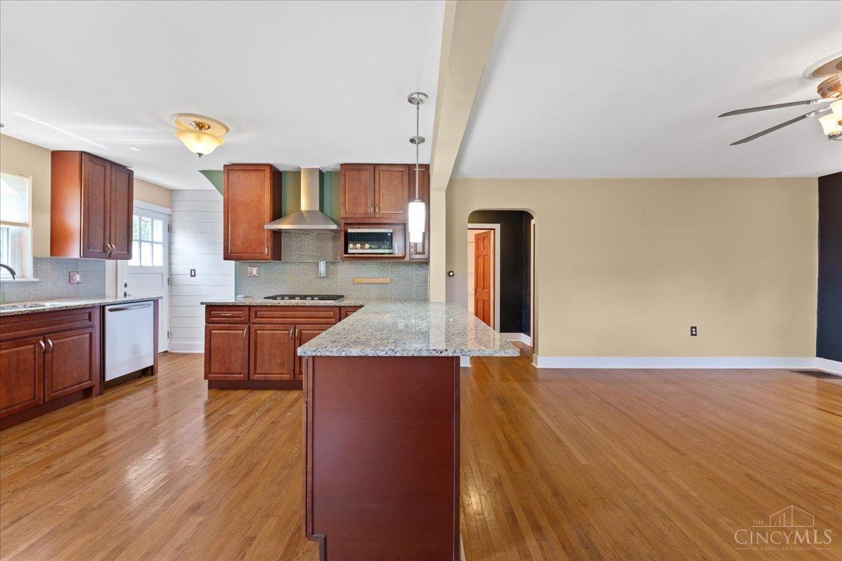 2304 East Galbraith Road Reading, OH 45237 - Photo 8 of 36