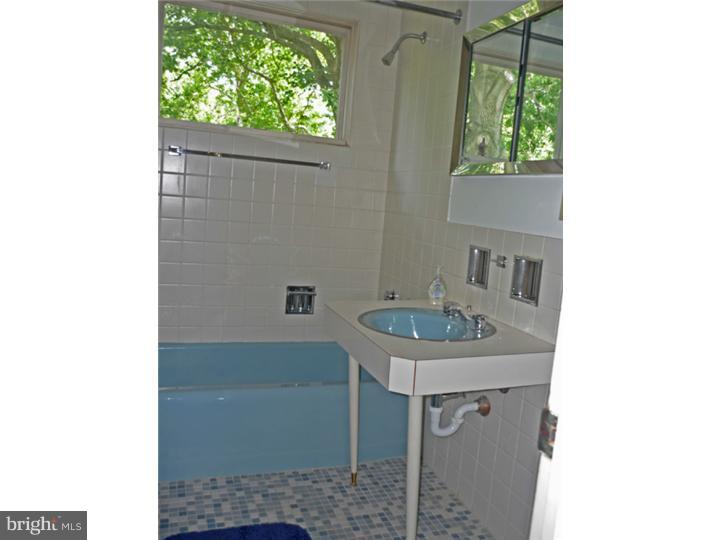 5 Allison Road Reading, PA 19601 - Photo 22 of 24 Bathroom
