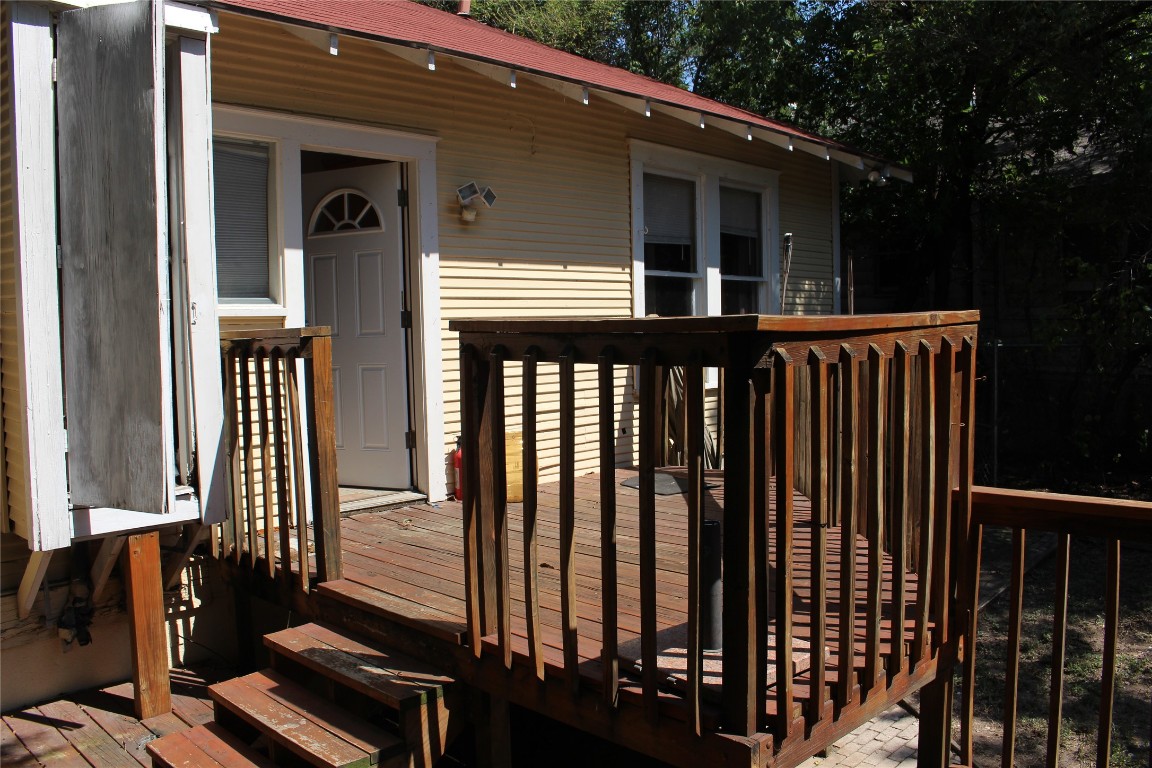 2826 Salado Street Austin, TX 78705 - Photo 24 of 29 a view of a wooden deck
