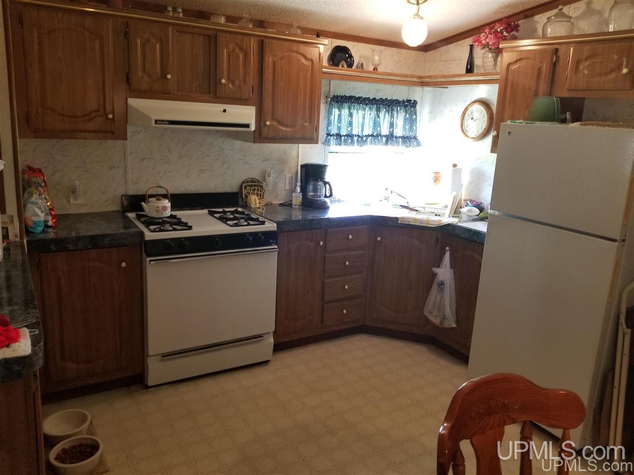 1164 North Co Rd 432 Gulliver, MI 49840 - Photo 7 of 23
