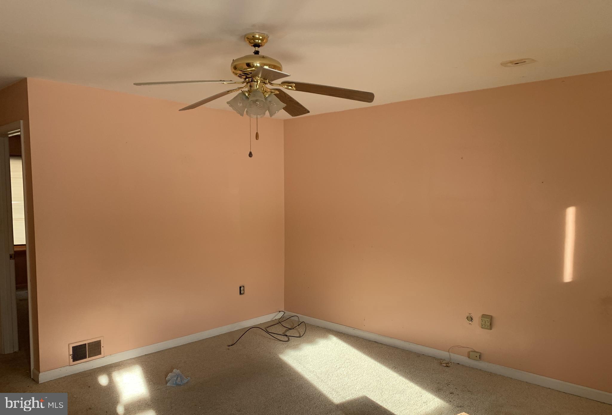 1321 Greyswood Road Odenton, MD 21113 - Photo 4 of 29 Living room